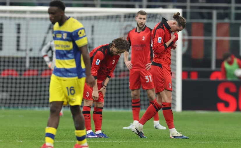 FOTO/ Milan bën “vetëvrasje” në “San Siro”, Parma i thyen mes protestave dhe akuzave, arratiset Inter (VIDEO)