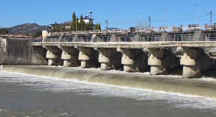 Heavy Vehicle Traffic Blocked on Çengelaj Dam Bridge in Peqin, Albania Due to Damage