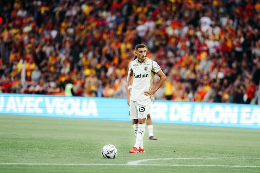 Andrija Bulatović Extends Contract with Lens Until 2030