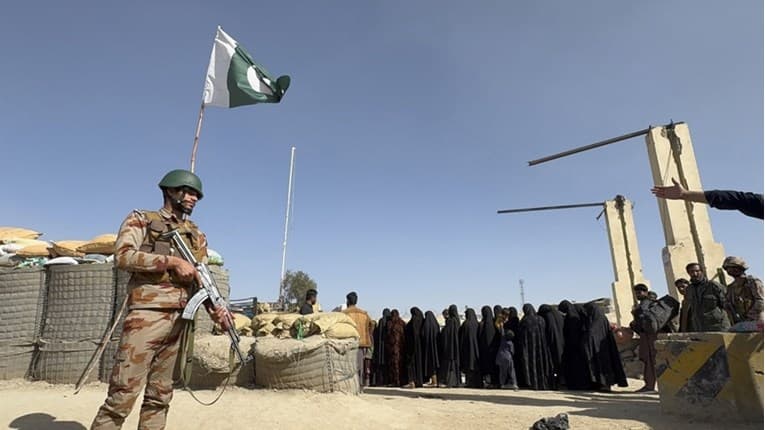 Afghanistan Launches 'Revenge Attack' Against Pakistan After Airstrikes