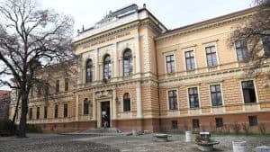 Parents Demand Resignation of Jovina Gymnasium Director Over School Conditions