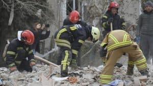 „Najveća u mnoštvu američkih izdaja“: Gardijan analizira rat u Ukrajini i potencijalna rešenja