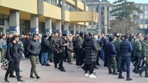 GIR Factory Workers Protest in Kraljevo Over Unpaid Wages