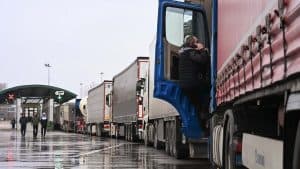 Over 100 Trucks and 2,000 Tons of Goods Returned from BiH-EU Border