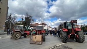Serbian Farmers' Associations Dissatisfied with Offers, Demand Release of Detained Protesters