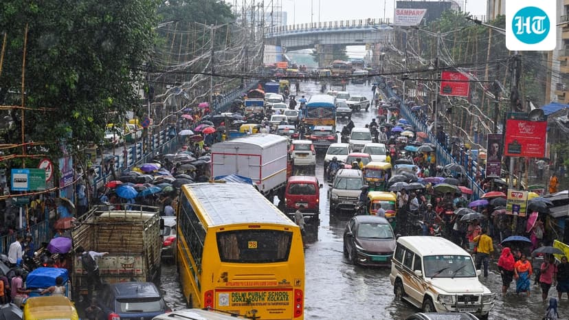 Weather today: Low-pressure area over Bay of Bengal weakens; Delhi gets warm