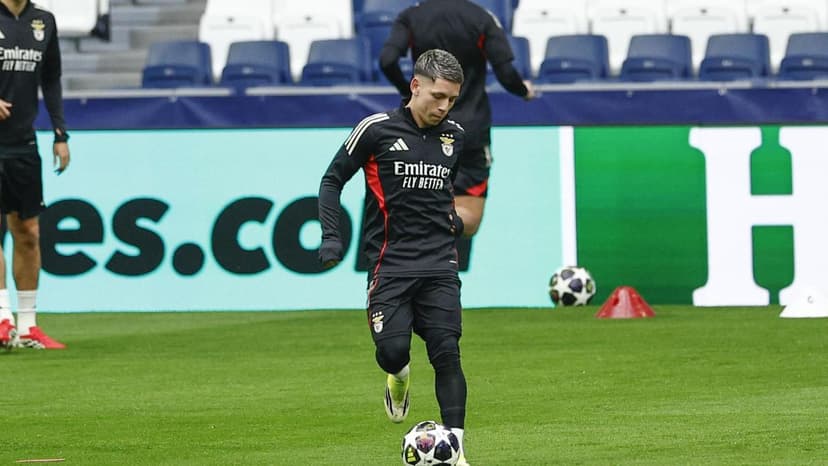 Prestianni, que ya pisa el Bernabéu, dice que Vinícius le llamo “enano” y es recibido al grito de “racista”