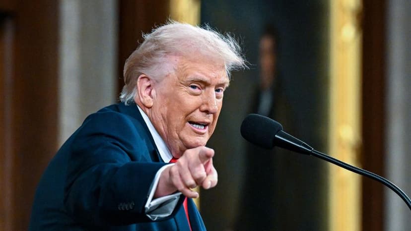 La Administración Trump retuvo tres archivos de Epstein de una mujer que acusó al presidente de abuso sexual