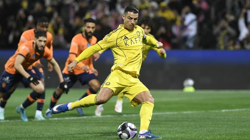 Cristiano Ronaldo, injured in the hamstring