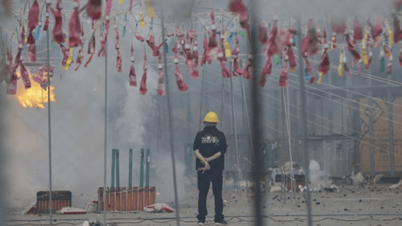 A spectacular 'mascletà' inaugurates 19 grand days of Fallas in Valencia