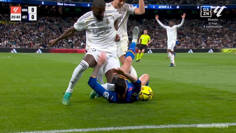 VAR absent in Rüdiger's knee to Diego Rico's face: "It's violent conduct"