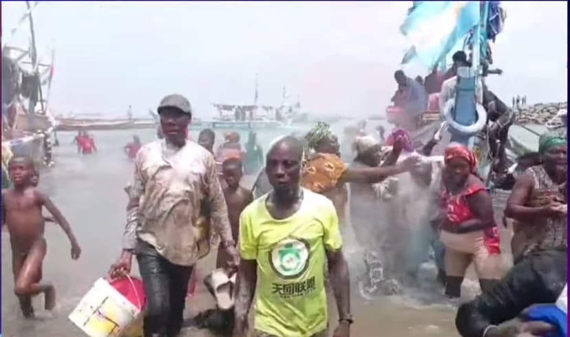 71 Fishermen Rescued After Pirate Attack Off Central Region Coast