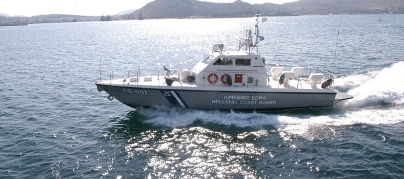 Boat Takes on Water Near Syros, Passengers Safe