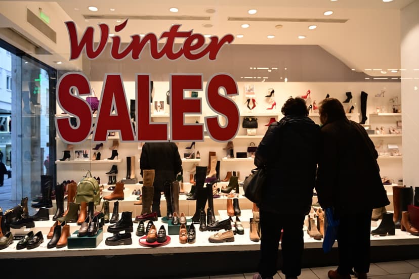 Piraeus Chamber of Commerce Reports 'Inglorious End' to Winter Sales