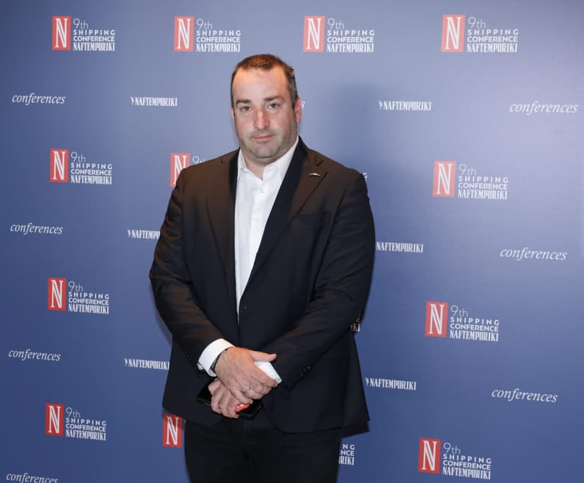 Tanker 'MAGIC WAND' Honored for Rescuing 20 Shipwrecked People