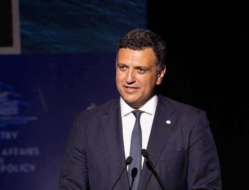 Kikilias: 10 Greek-flagged ships in the Persian Gulf with 85 Greek sailors