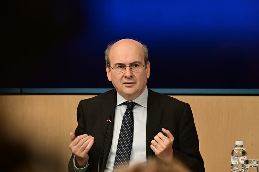 Greek Minister Hatzidakis Projects Strong Economic Growth for 2026