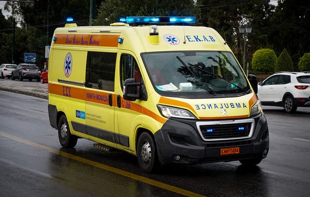 87-Year-Old Man Dies After Falling from Second-Floor Balcony in Thessaloniki