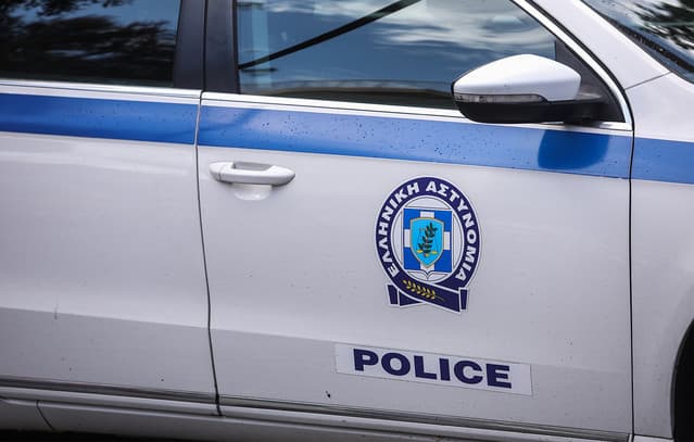 Three Arrested in Thessaloniki After Police Chase and Crash