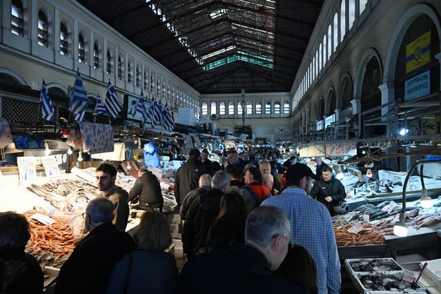 Lent period boosts food retail and catering in Greece