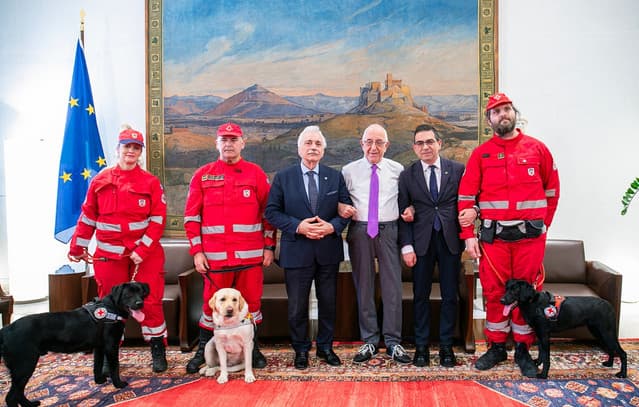 Hellenic Red Cross Receives Two Rescue Dogs from Greek Parliament