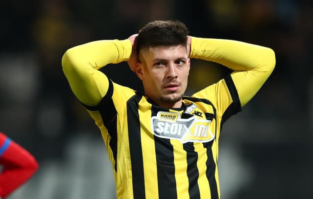 AEK Draws with Volos, Shares Top Spot in Greek Super League