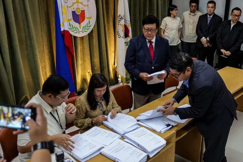 Jinggoy Estrada, Manuel Bonoan barred from leaving Philippines