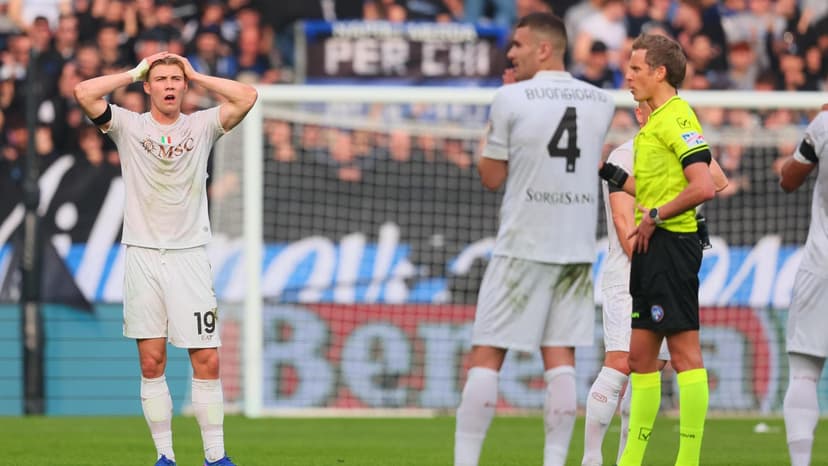 Rabbia Napoli per il gol annullato con l’Atalanta. Il ds Manna: “Non siamo dei c...”