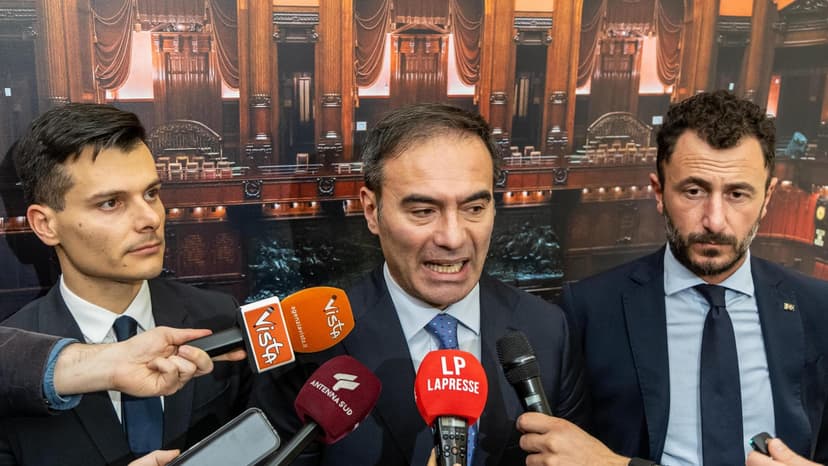 Italian Beach Concession Holders Oppose Salvini on Bidding, Prefer Infraction