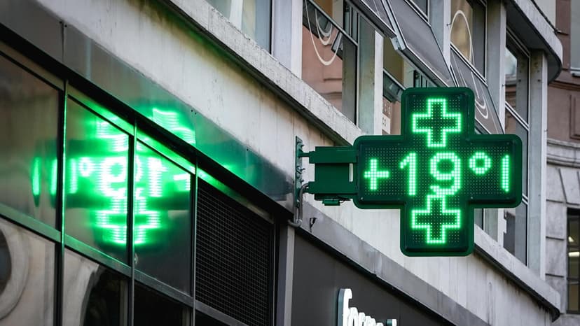 Early Spring and Warm Temperatures Across Europe