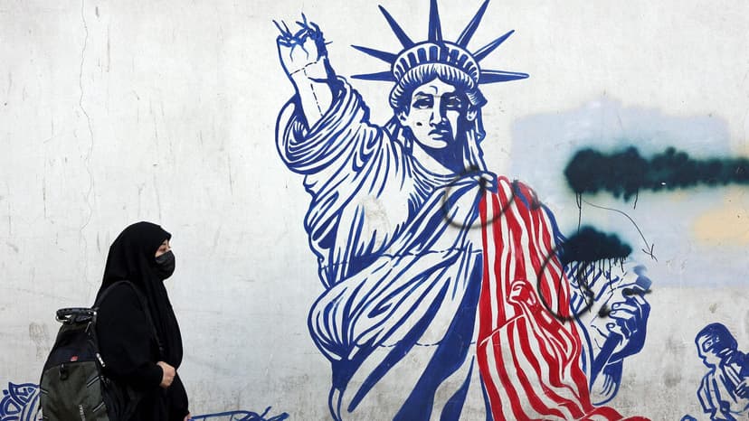 Iran in Trump's Crosshairs: "Negotiations Are Not Going Well." Foreigners Fleeing the Region