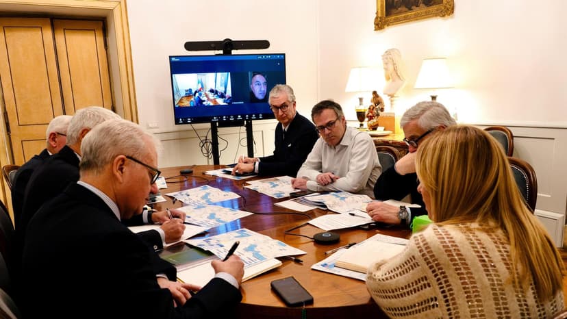 Italian government's tightrope walk: 'Ease tensions'. One hundred Italians to be evacuated