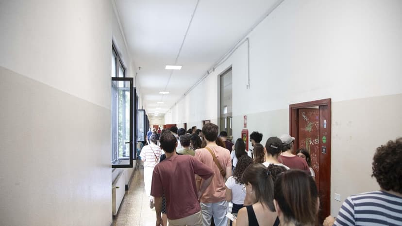 Italians' Distrust in Politics and Referendums Grows