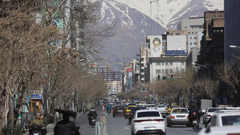 Telecamere del traffico hackerate in Iran per anni: così le spie israeliane hanno trovato Khamenei