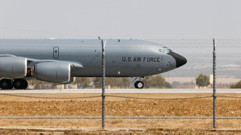 Iran, la Spagna nega l’uso delle basi agli Usa. Trump: “Taglieremo tutti i commerci”