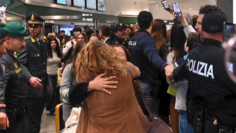 Italiani bloccati nel Golfo, rientrate circa 2.500 persone: gli aeroporti tornano operativi