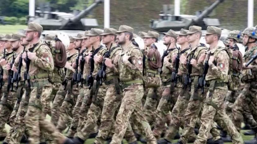 Italian Government Disagrees on Army Reform Plan