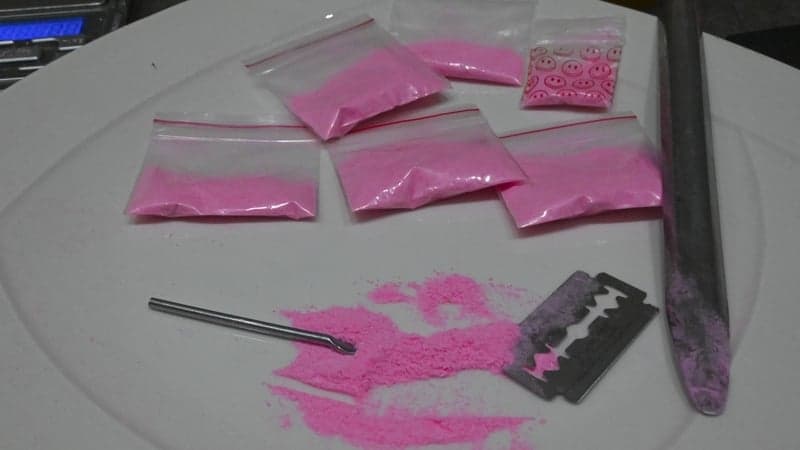 HSE issues bank holiday warning about pink powder drugs