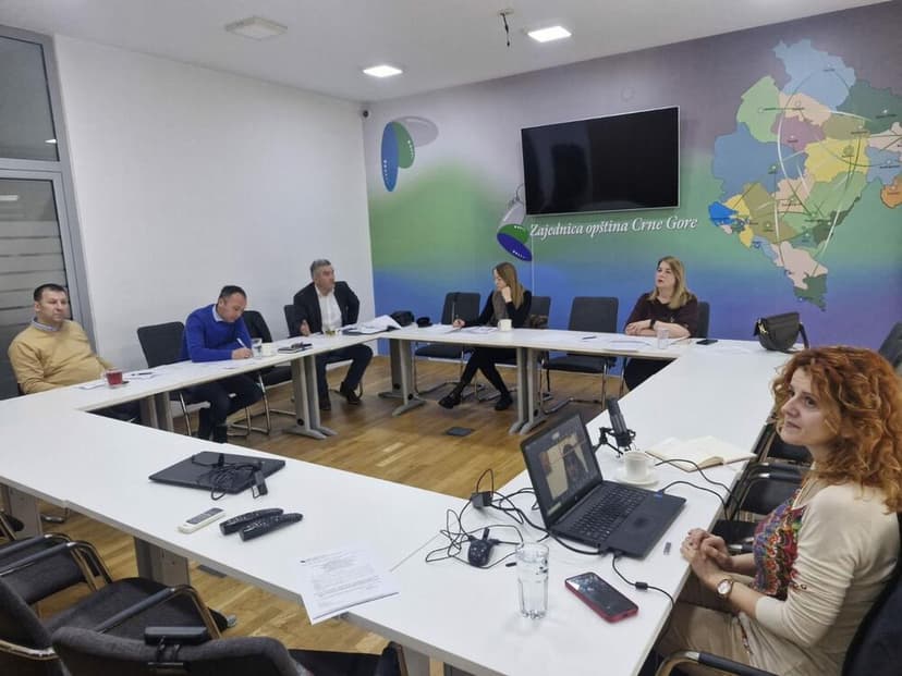 Montenegrin Municipalities Oppose Draft Law on Animal By-products