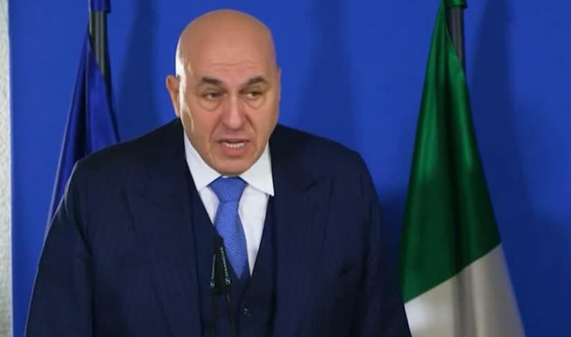 Italian Minister of Defense "stuck" in Dubai with family